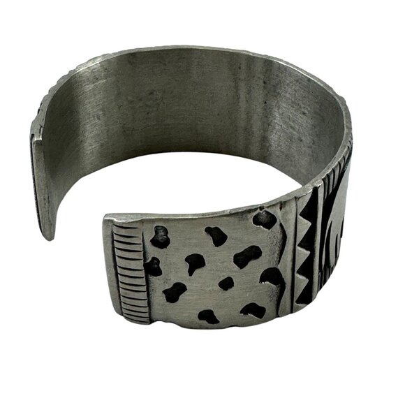 JB Hunt Engraved Pewter Cuff Bracelet Wild Kingdom Zebra Elephant Vintage - Picture 6 of 8